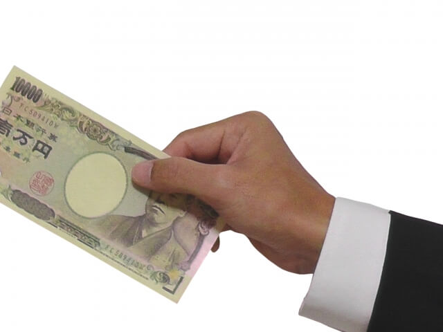 手元にお金があっても返済に回さないのは危ない