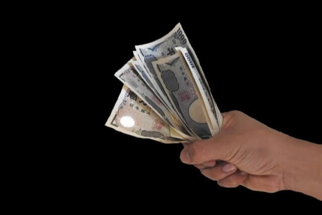 借り入れ先は銀行ではなく消費者金融としておく