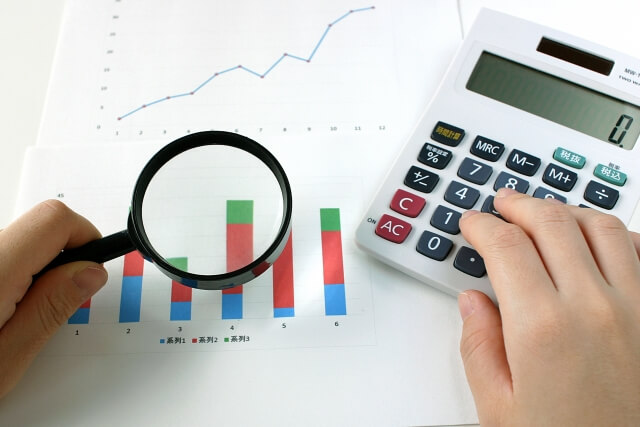 審査によって決まる金利と借り入れ残高によって変わる返済金額