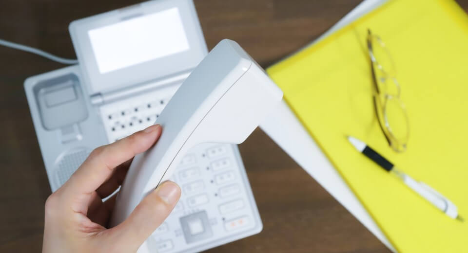勤務先への電話連絡不要とするカードローンが増えた