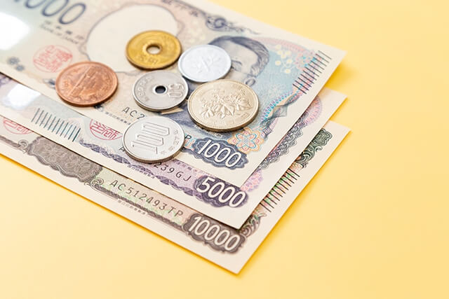 カードローンで10万円を借りた場合の利息